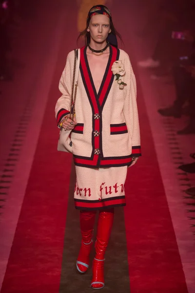 Look 3